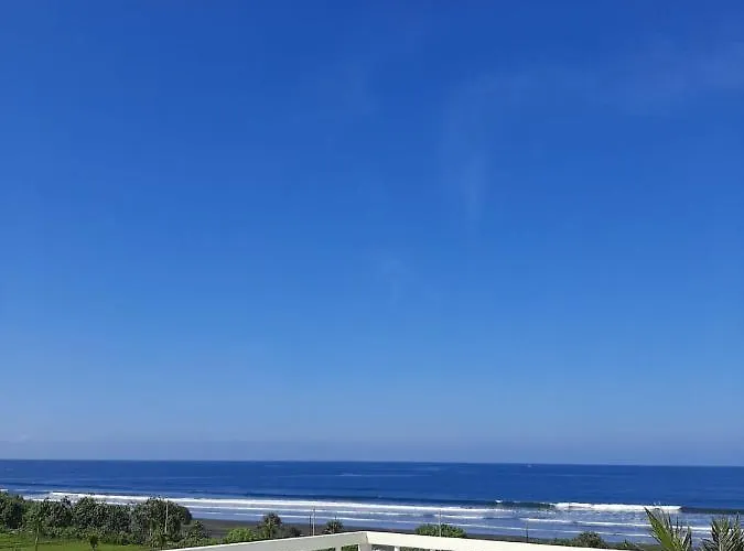 Medewi Manor Airsatang