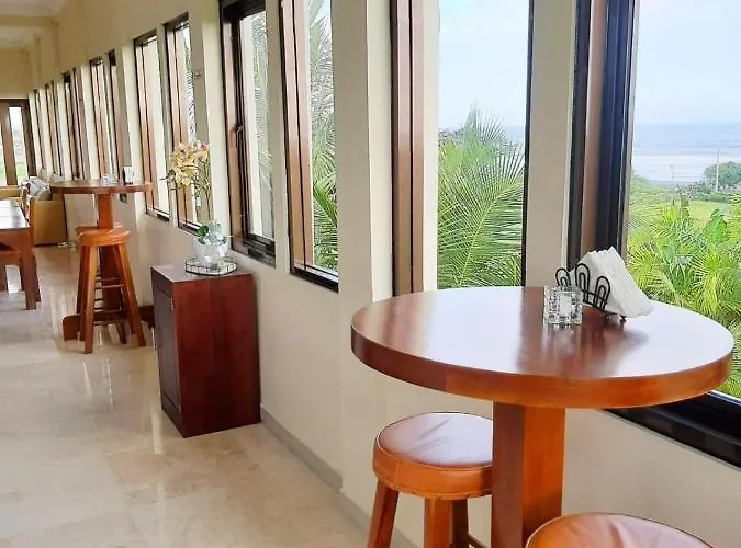 Apartahotel Medewi Manor 4*