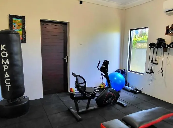 Medewi Manor 4*