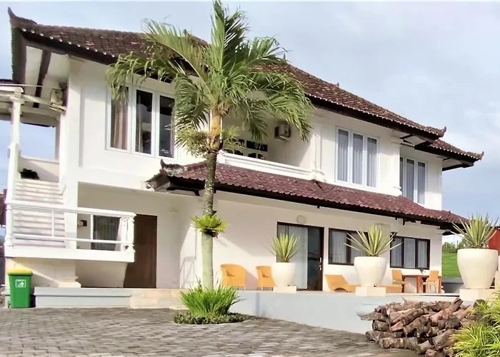 Medewi Manor