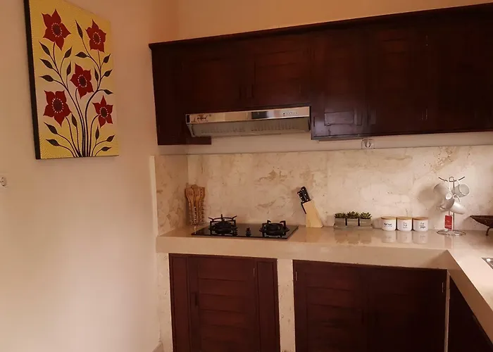 Medewi Manor Apartahotel 4*